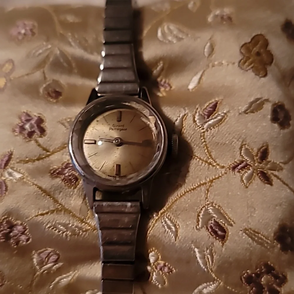 Vintage Girard Perregaux‎ Ladies Silvertone Mechanical Wind-Up Watch Not Working